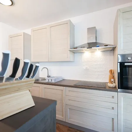 Blue Anchor זאדאר