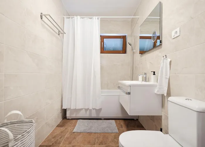 Blue Anchor Apartment