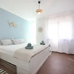 Apartment Blue Anchor