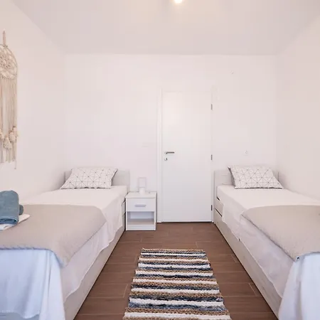 Blue Anchor アパート ザダル