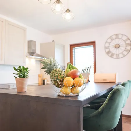 Blue Anchor アパート ザダル